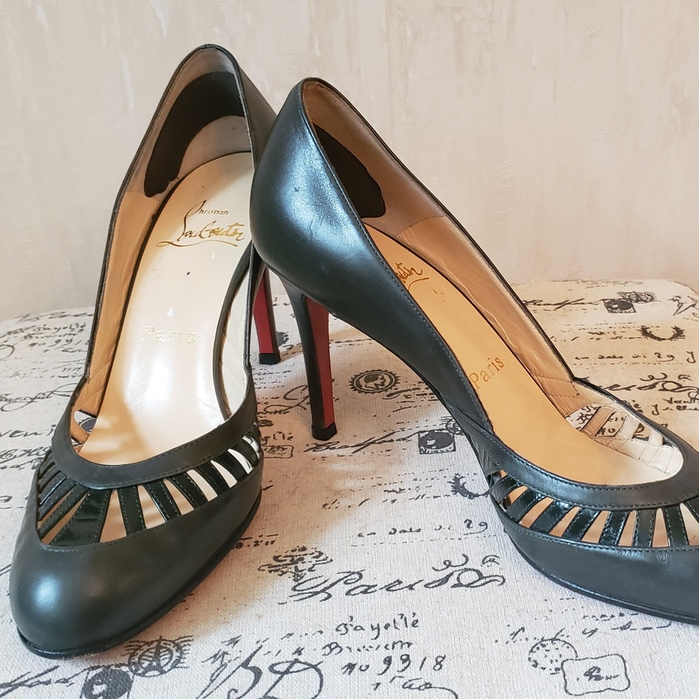 Louboutin US size 8 hunter green 3 inch heel